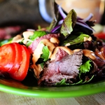 Foto de la receta de ensalada de carne original con pimienta