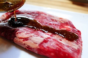 Foto de la receta de ensalada de carne original con pimienta