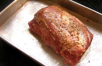 Cómo hornear un cuello de cerdo en un horno Imagen de una receta de un cuello de cerdo al horno en el horno