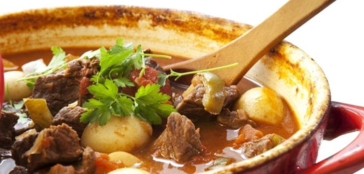 Goulash de carne con patatas