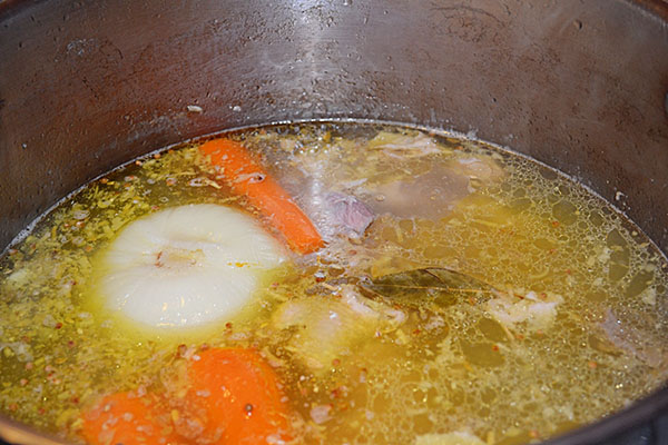 Recetas de un resfriado con fotos tomadas paso a paso - de cerdo, pierna, carne de pollo, piernas de pollo, con gelatina
