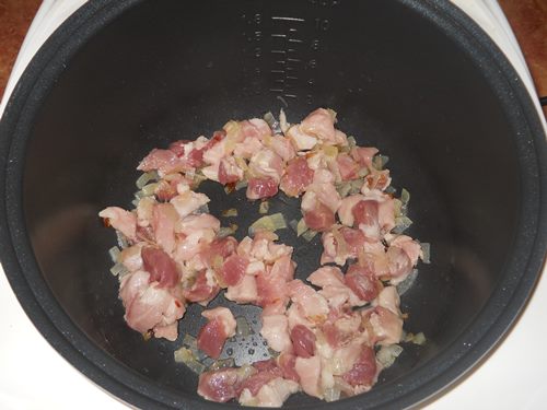 Carne de cerdo en salsa cremosa en un multivark