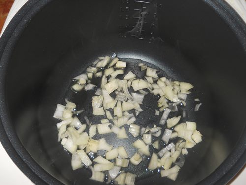 Carne de cerdo en salsa cremosa en un multivark