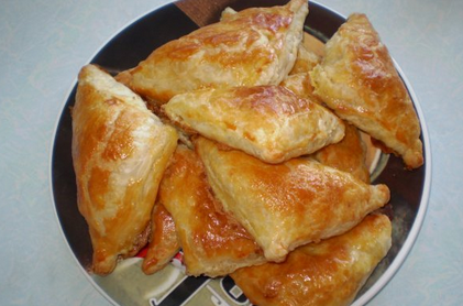 Cómo hornear pasteles en un horno de microondas