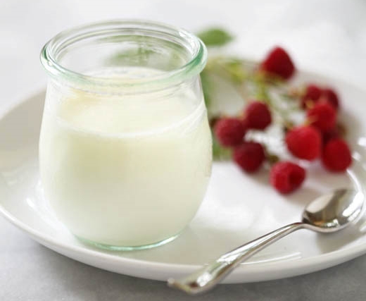 Cómo preparar yogurt con levadura en casa