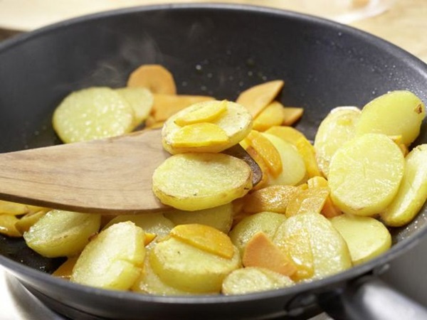 Cómo cocinar rebozuelos en una sartén
