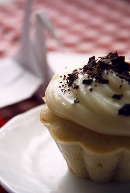 Cómo hacer una crema para capkake: flan, queso y crema de leche condensada, una receta con una foto