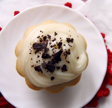 Cómo hacer una crema para capkake: flan, queso y crema de leche condensada, una receta con una foto