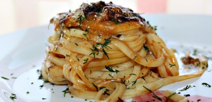 Receta de sabrosos nidos de MACFFA con carne picada y tomate