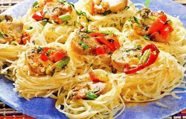 Receta de sabrosos nidos de MACFFA con carne picada y tomate