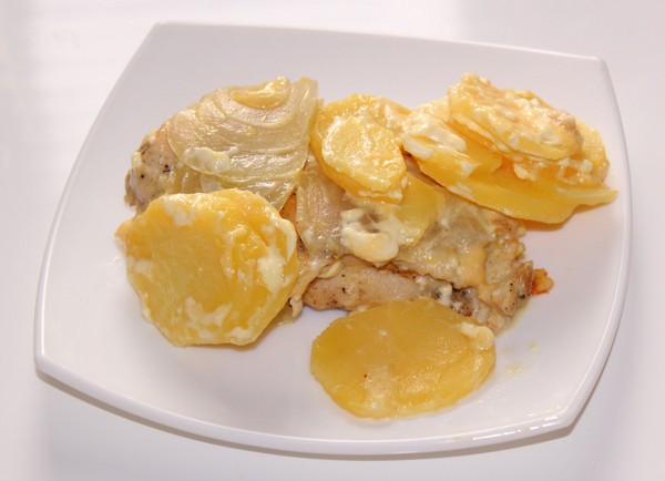 Patata con carne picada en francés: recetas en el horno y multivark