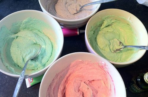 La receta para un cupcake delicioso e inusual en un multivark - paso a paso con la foto