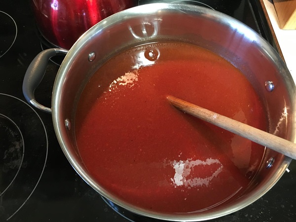 Salsa de tomate de manos propias del tomate: recetas paso a paso para cosechar durante el invierno