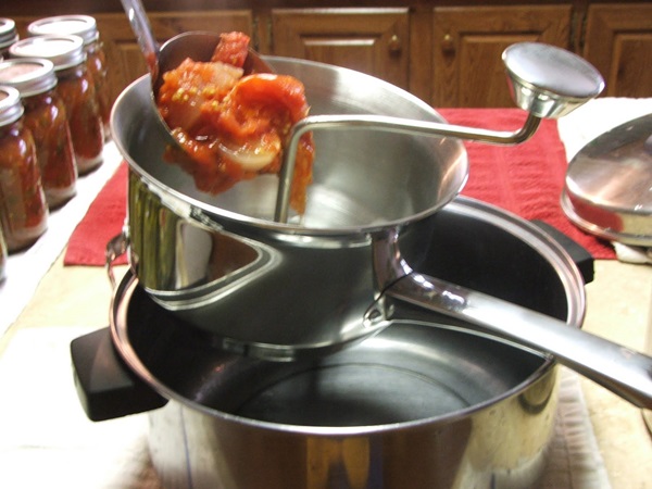 Salsa de tomate de manos propias del tomate: recetas paso a paso para cosechar durante el invierno