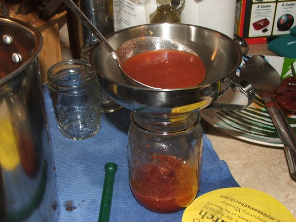Salsa de tomate de manos propias del tomate: recetas paso a paso para cosechar durante el invierno