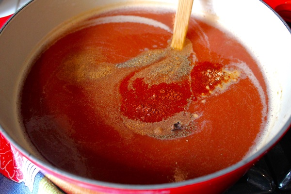 Salsa de tomate de manos propias del tomate: recetas paso a paso para cosechar durante el invierno