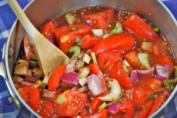 Salsa de tomate de manos propias del tomate: recetas paso a paso para cosechar durante el invierno