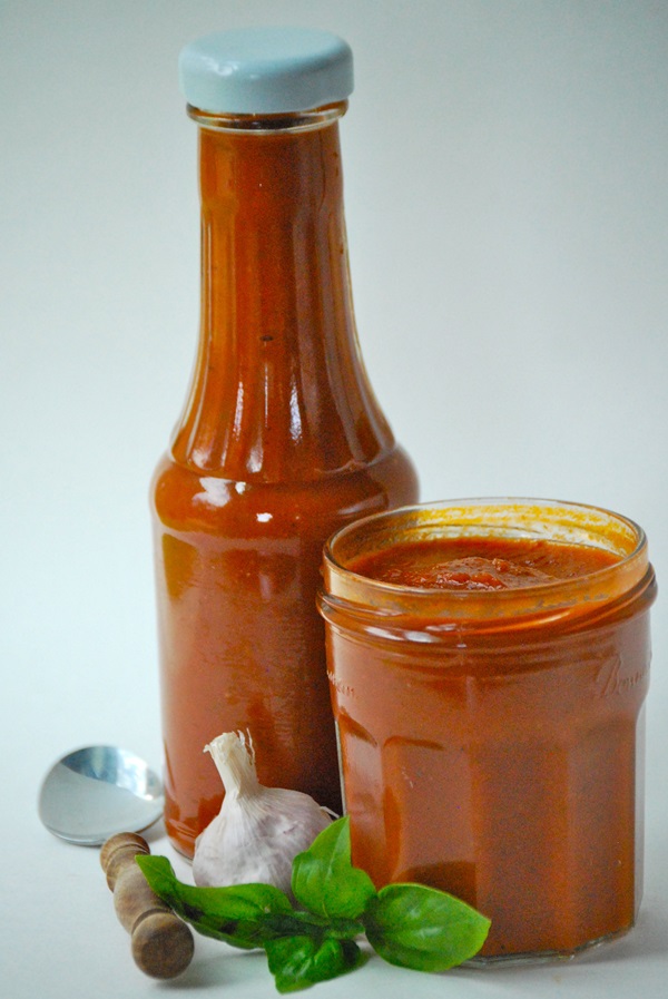 Salsa de tomate de manos propias del tomate: recetas paso a paso para cosechar durante el invierno