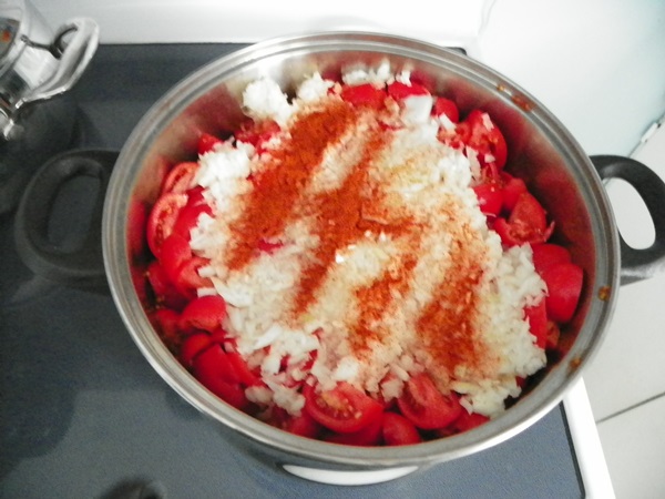 Salsa de tomate de manos propias del tomate: recetas paso a paso para cosechar durante el invierno