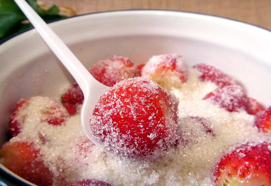 La receta de las fresas en su propio jugo