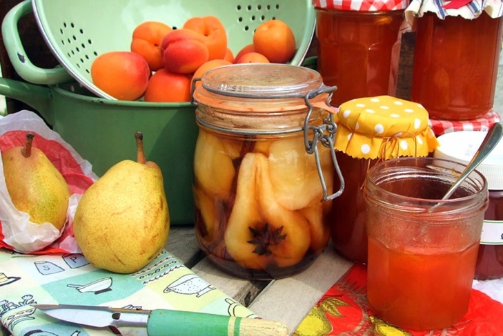 Peras enlatadas en almíbar para el invierno - receta de la foto cómo cocinar