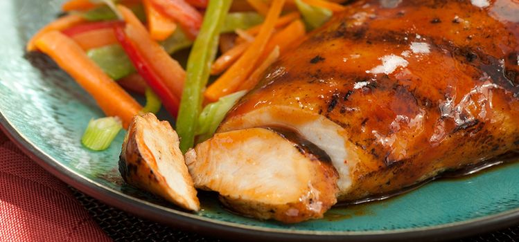 Pollo en salsa de miel en el horno