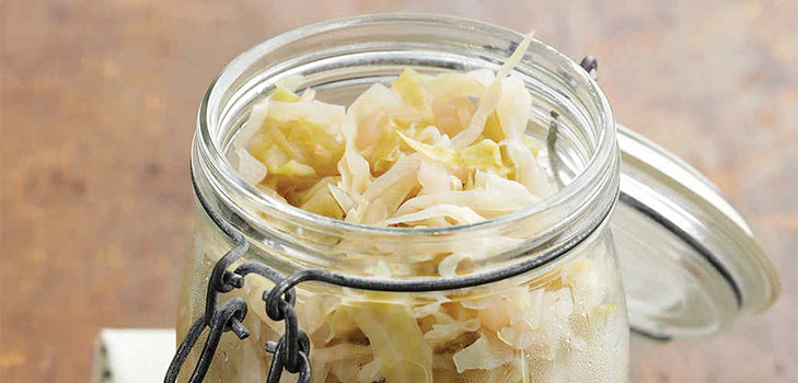 Receta clásica de chucrut con salmuera y sin salmuera: de manera rápida o convencional