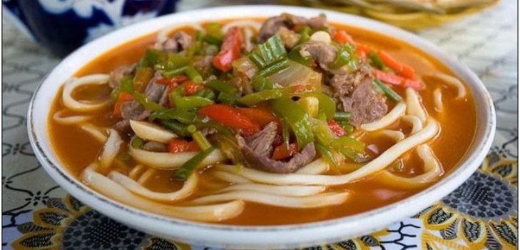 lagman en un plato