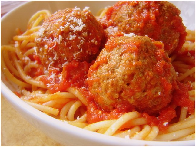 albóndigas con salsa