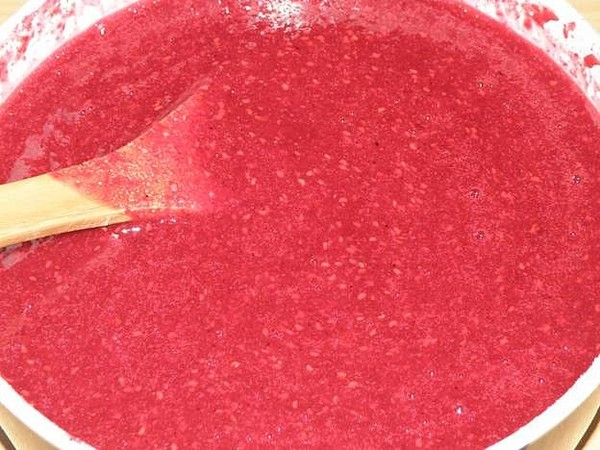 Frambuesas con azúcar para el invierno sin cocinar, Pyatiminutka, en el congelador. Receta de frambuesas frescas, ralladas con azúcar