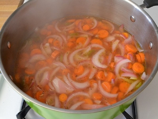 Zanahorias para el invierno en latas - en coreano, lecho, ensalada, aderezo - recetas muy sabrosas con cebolla, remolacha, pimienta. Cómo mantener zanahorias para el invierno en casa