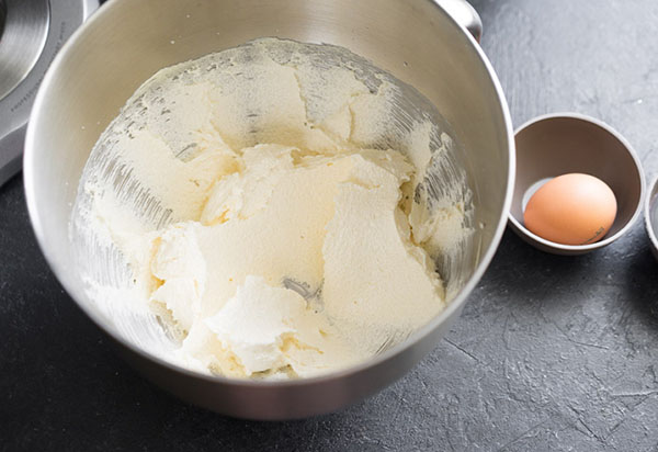 Una receta inusual para un pastel de vino de primavera