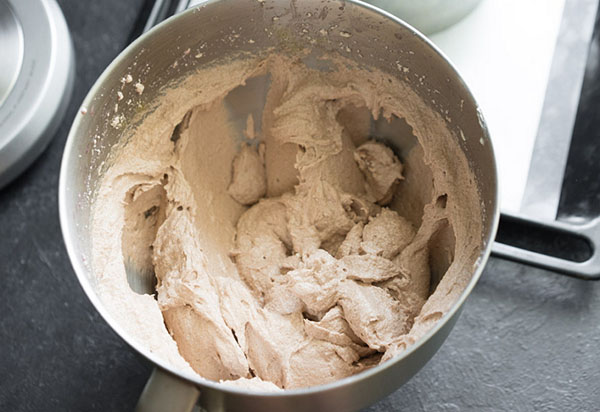 Una receta inusual para un pastel de vino de primavera