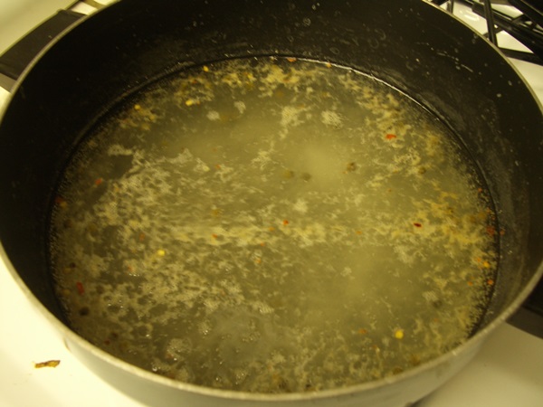 Sabrosos pepinos con ajo para el invierno
