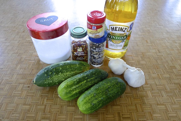 Sabrosos pepinos con ajo para el invierno