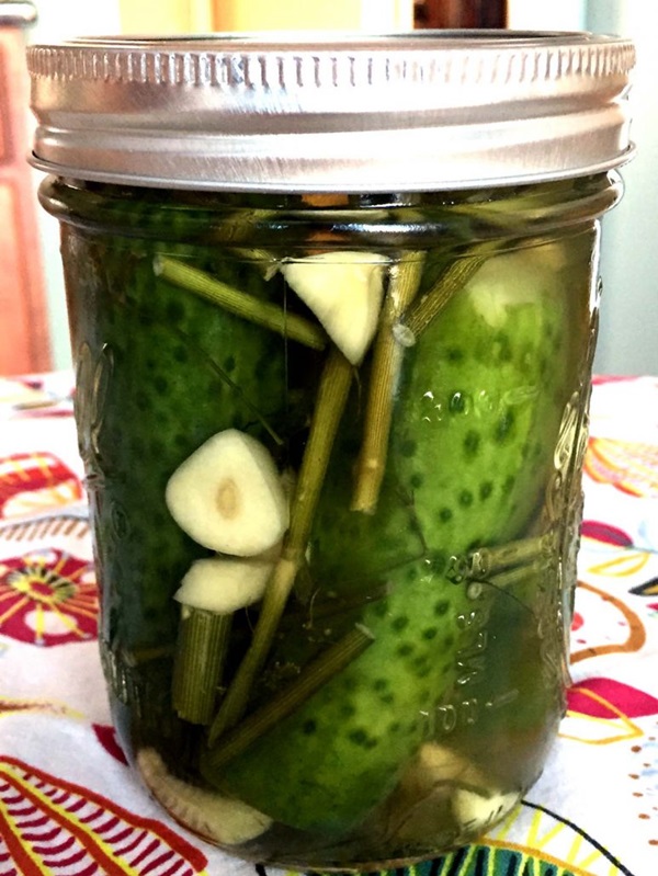 Sabrosos pepinos con ajo para el invierno