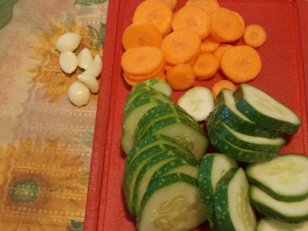 Sabrosos pepinos con ajo para el invierno