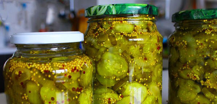 Pepinos con mostaza para el invierno sin esterilización y con ella, caliente y fría. Ensalada de pepinos demasiado maduros con mostaza
