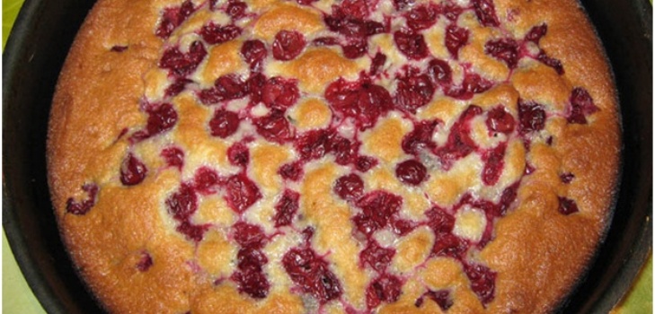pastel con cerezas