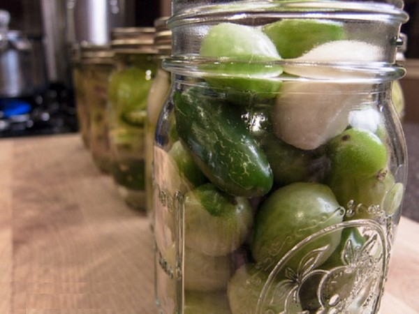 Tomates con ajo para el invierno, recetas. Cosecha de tomates con ajo para el invierno: una receta para cocinar rápidamente, sin esterilización, salada sin bañarse