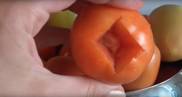 Tomates con ajo para el invierno, recetas. Cosecha de tomates con ajo para el invierno: una receta para cocinar rápidamente, sin esterilización, salada sin bañarse
