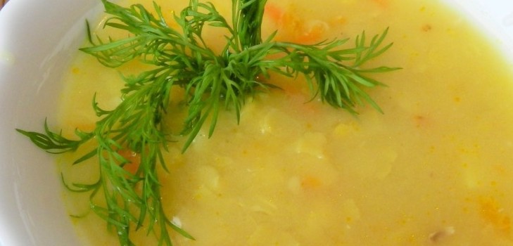 Sopa cuaresmal en la guardia de la salud y la figura