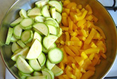 Estofado de calabacín - sabroso, útil, barato