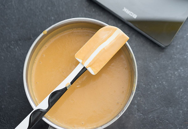 Receta de un delicioso helado casero con caramelo