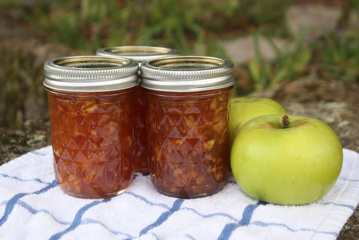 Atasco de manzanas en un multivark para el invierno: receta de la foto para la mermelada de manzana