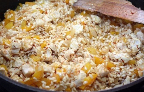 Agrega el arroz