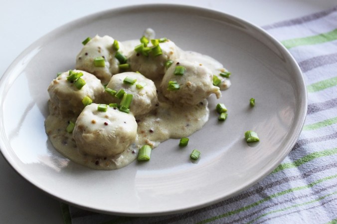 albóndigas con salsa