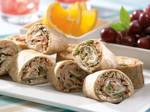 Snack delicioso y rápido - rollos de lavash con pescado
