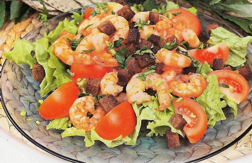 Ensalada de camarones con tomates