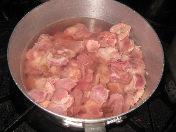 Ensalada de estómagos de pollo